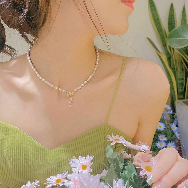蝴蝶结吊坠天然淡水珍珠项链轻奢小众高级感镶钻小米珠