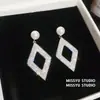 ¡Luna escarchada con forma de diamante! Pendientes de Perla con Forma de Diamante de Zirconia, Lujo Ligero y Sensación de Alta Gama, Pendientes de Moda Personalizados Estilo Europeo y Americano para Mujeres