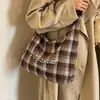 Bolso con Bordado de Letra Bolso de Hombro Único para el Trabajo Otoño e Invierno Lana 2026 Nuevo Bolso Tote Gran Capacidad Bolso Retro a Cuadros para Mujer