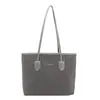 Bolso Tote de Moda Estampado de Leopardo 2025 Invierno Nuevo Lujo Ligero Moda Versátil Textura Simple Casual Bolso de Mano para Mujer