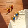 Pendientes pequeños de estilo fragante, lujo ligero, versátiles, estilo Ins, rojos y azules, pendientes, joyería, pendientes de acero de titanio transfronterizos, no se decoloran, joyería al por mayor