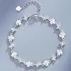 Pulsera de Trébol de Cuatro Hojas Zirconia Conmovedora, Lujo Ligero y Exquisita, Realza Tu Temperamento, Accesorio de Mano para el Día a Día, Versátil para el Trabajo, Accesorio de Nicho