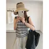 Chaleco de punto sin mangas a rayas con cuello en U, ligero, transpirable y refrescante para mujer, top de alta gama y particularmente hermoso.