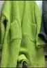 Suéter feminino de malha grossa para outono e inverno com bolsos duplos, cardigã casual e descontraído de comprimento médio estilo coreano, caimento solto