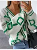 Cardigan Jaqueta de Tricô de Comprimento Médio com Patchwork de Pelúcia e Cores Contrastantes, Novo Estilo de Moda Versátil Europeu e Americano para Outono e Inverno
