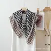 Nuevo Pañuelo de Seda Estampado con Bloques de Color de Doble Cara 2026 para Mujer, Estilo Vintage Primavera y Otoño, Bufanda Cuadrada Grande Favorecedora, Versátil Protección para el Cuello, Pañuelo de Protección Solar