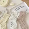 Calcetines de lunares grises para mujer Primavera y Otoño ins de moda algodón rizado estilo japonés personalizados de lunares de longitud media para la pantorrilla verano finos