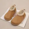 Botas de Nieve Integradas de Piel de Oveja y Lana con Suela Gruesa para Niños 2025 Nuevo Estilo Invierno Cálidas Versátiles Feas-Bonitas Adorables Antideslizantes Zapatos de Algodón