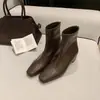Botines Chuyuji de Gamuza con Tacón Grueso Delgado para Mujer 2026 Otoño Invierno Nuevos Botines Cortos Negros de Tacón Grueso y Punta Cuadrada