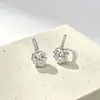Pendientes de botón de corazón de amor de lujo ligero con diamantes para mujer, simples, de alta gama, con circonita cúbica incrustada, joyería para la oreja para el trayecto diario, pendientes versátiles para mujer