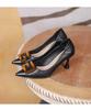 Saltos Agulha Pretos Bico Fino para Mulheres, Novo Estilo Verão 2026, Elegantes Estilo Francês Primavera e Outono, Sapatos de Trabalho Inspirados na Chanel para Mulheres