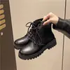Ponte tus Dr. Martens y experimenta la verdadera libertad.