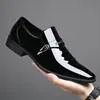 Outono 2023 novo sapatos sociais masculinos de couro sapatos masculinos britânicos bico fino sem cadarço Sapatos casuais brancos 5755