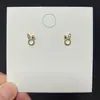 Pendientes retro vintage de la época medieval, de entrada de nicho, de lujo, de alta gama, de moda, estilo cortesano, elegantes pendientes de perlas.