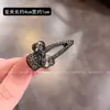 Presilha Pequena de Cabelo com Laço de Strass Luxo Leve para Mulheres, Nova Exquisite Presilha Lateral para Franja, Presilha de Bico de Pato de Alta Qualidade, Acessórios de Cabelo