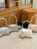 Bolso de Hombro Nuevo Patrón de Diamantes Oso Colgante para Mujer Primavera 2026, Bolso de Hombro Versátil de Moda, Bolso de Mano de Lujo Ligero para Viajes