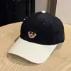 Gorra de Béisbol de Pana con Oso de Dibujos Animados para Mujer Ala Ancha Hace que la Cara Parezca Más Pequeña Gorro Grueso y Cálido Estilo Coreano Parte Superior Suave Gorra Plana Moderna