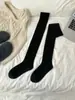 Calcetines altos de punto trenzado de cachemira estilo retro japonés para mujer de otoño e invierno, color liso, de cintura alta, calcetines de tubo largos youjiaxiu