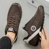 Zapatos de Hombre Otoño 2026 Nueva Marca de Moda Casual Deportivos Zapatos de Entrenamiento Alemanes Zapatos de Tabla para Hombre Antideslizantes Resistentes al Desgaste Zapatos para Correr Forrest Gump