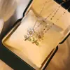 Collar con Colgante de Girasol Hoja Verde para Mujer, No se Desvanece, Lujo Accesible Diseño de Nicho, Cadena para Clavícula de Acero de Titanio Accesorios al por Mayor