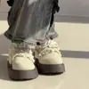 Zapatos Birkenstock de plataforma gruesa para aumentar la altura, con lazo dulce, cobertura total, para mujer, nuevo estilo de otoño 2026, adecuados para faldas, zapatos de estilo francés de suela blanda