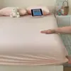 Funda de colchón de seda helada de enfriamiento natural estilo Sam's Clase A juego de tres piezas para madres y bebés, 1.5m, lavable a máquina