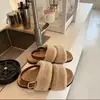 Coleção de verão 2026 estilo coreano: sapatos femininos fofos, de sola grossa, casuais e versáteis, sandálias de praia de bico aberto