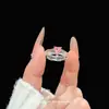 Nuevo anillo de moda de alta gama versátil estilo vintage con forma de estrella y diamantes, lujo ligero, anillo personalizado único y lujoso