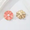 Broche de perla floral fresca con pétalos rosas, pasador versátil para trajes y abrigos de verano, accesorio de alta gama