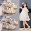 Nuevas Sandalias de Perlas Estilo Verano 2026 para Niñas y Niños Mayores, Zapatos de Princesa Cómodos Antideslizantes con Velcro, Dulces Sandalias de Playa