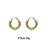 Pendientes de moda europeos y americanos pendientes de venta caliente pendientes de lujo ligero pendientes chapados en oro pendientes lisos que no se decoloran pendientes transfronterizos de oro
