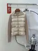 Versión Auténtica en Stock, Modelo Nuevo 2025 de la Marca m de Alta Calidad, Chaqueta de Plumas para Mujer con Bolsillo de Punto Patchwork, Moderna y Versátil