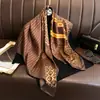 Bufanda de seda estampada de estilo retro francés, 90 cm, de sarga, con cadena de letras, cuadrada grande, estilo nuevo, con capucha