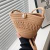 Bolso de paja para mujer, bolso de playa tipo cubo de verano 2022, mini bolso de hombro de moda con perlas, bolso pequeño estilo Mori de moda.