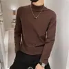 Camisa Básica de Veludo Dupla Face com Gola Alta para Homens na Primavera e Outono Nova Marca de Moda Camiseta de Veludo de Manga Longa para Homens Usar por Dentro e por Fora no Outono