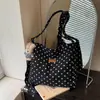 Bolso de lunares de gran capacidad para mujer, nuevo y moderno 2026, bolso de hombro versátil, adecuado para estudiantes universitarios y bolso de compras versátil