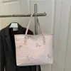 Bolsa Tote Transversal de Ombro Único Casual Bordada com Borboleta para Deslocamento, Grande Capacidade, Moda Nova 2025 para Mulheres