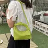Bolsa de Mão com Listras Verticais Texturizadas Novo Estilo Outono 2026 Alça Única Plissada Bolsa Transversal Estilosa Versátil para Mulheres Venda por Atacado