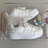 Zapatillas de Suela Gruesa para Mujer 2025 Nuevas Primavera y Otoño Zapatos Blancos para Mujer Versátiles de Nicho Deportivos y de Ocio Zapatos de Pan para Mujer