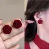 Pendientes de plata s925 con aguja, estilo retro, color vino tinto, con flores de rosa y camelia de peluche, joyería nacional de moda.