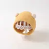Chapéu de Bebê Novo e Fofo para Outono e Inverno Estilo Coreano Quente e à Prova de Frio Chapéu com Proteção para as Orelhas Macio para Bebê Duas Bolas Chapéu de Urso Macio e Cera Dedo do Pé