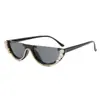 Gafas de sol de medio marco transfronterizas Europa y Estados Unidos marco pequeño ojo de gato gafas de sol con pedrería moda gafas de sol de triángulo de diamante venta al por mayor