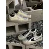 Nuevos Zapatos Retro de Estrella Otoño 2026 Suela Gruesa Que Aumentan la Altura con Cordones Tenis Gruesos de Moda Tipo Pan para Mujer