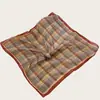 Bufanda Rayada Cuadriculada Versátil de 70 cm para Atar Bolsas, Estilo Coreano Primavera y Otoño 2026 Bufanda Pequeña Decorativa de Seda Venta al por Mayor