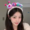 Diadema de corona alta para aplicar mascarillas faciales, diadema de felpa para lavarse la cara, nuevo modelo 2026, popular diadema de dibujos animados antideslizante para mujer
