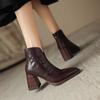 Botas curtas britânicas retrô de salto alto com zíper nas costas para mulheres 2024 outono e inverno novas botas de couro macio simples salto grosso na moda