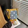 Bolsa Saco Elegante Versátil de Nicho com Bolinhas para Mulheres, Novo Modelo 2026, Bolsa de Ombro Transversal Casual de Alta Qualidade para o Dia a Dia