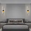 Lámpara de Pared para Fondo de TV de Sala de Estar Modelo Nuevo 2025 Nublada, Lámpara Larga Estilo Italiano para Mesita de Noche de Dormitorio Principal, Escaleras y Pasillo
