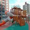 Parque Infantil Escénico para Jardín de Infantes Columpio Marco de Trepa Red de Trepa Tobogán Grande de Madera Barco Pirata Fabricante de Equipos de Diversión