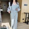 Traje deportivo informal nuevo para otoño e invierno 2024, conjunto de tres piezas para mujer: abrigo corto con capucha, pantalones de pierna ancha, camiseta sin mangas